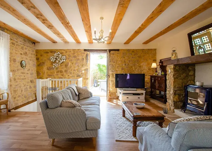 Logis De Chalons En Perigord Дом отдыха