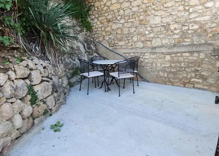 Logis De Chalons En Perigord Дом отдыха